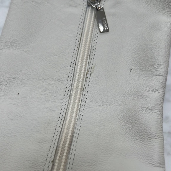 Schutz. Anaflor Pearl Tumbled Leather Boot. 7.5 - Picture 11 of 14